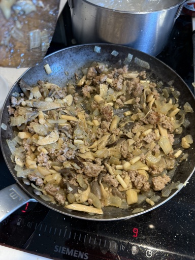sausage mushroom broccoli pasta