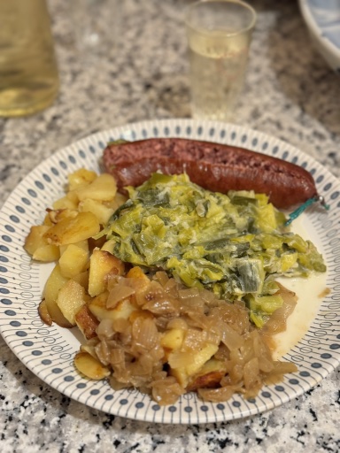 sausage with creamed leeks and potatoes
