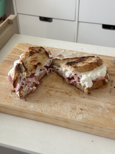 ham and burrata sandwich