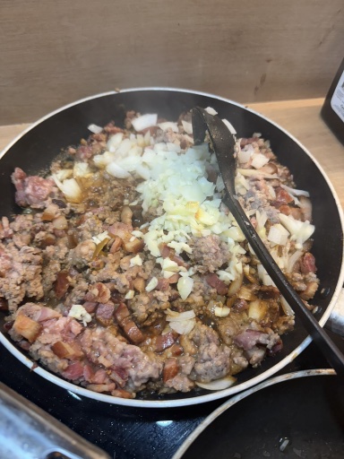 minced meat and egg stew