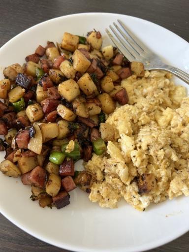 scrambled eggs with potato hash