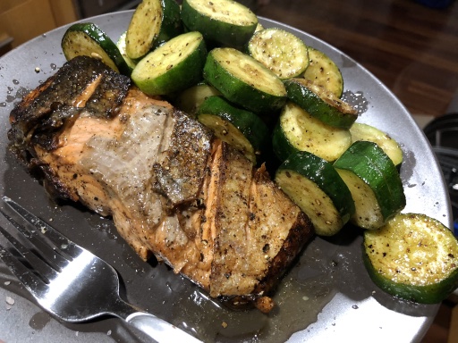 grilled salmon with zucchini