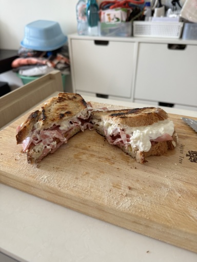 ham and burrata sandwich