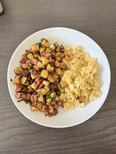scrambled eggs with potato hash