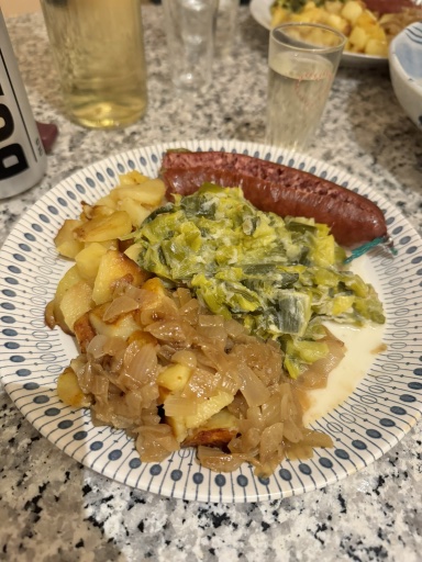 sausage with creamed leeks and potatoes