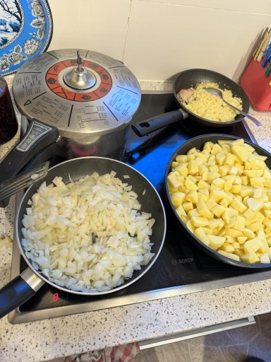 sausage with creamed leeks and potatoes