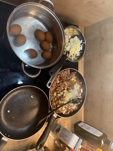 minced meat and egg stew