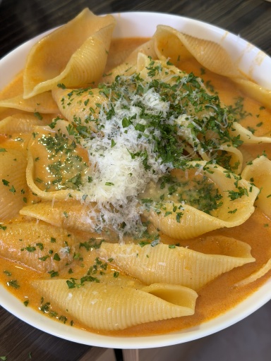 creamy tomato shell pasta