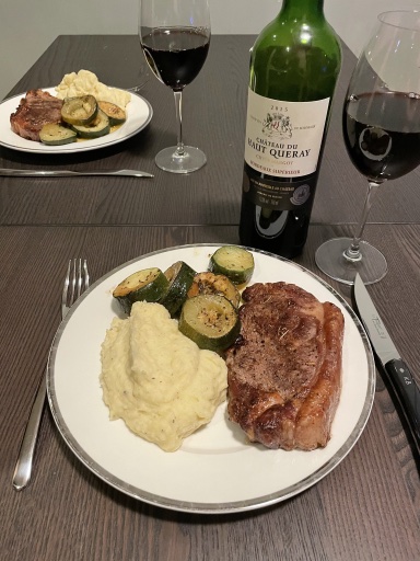 steak with mashed potatoes and zucchini