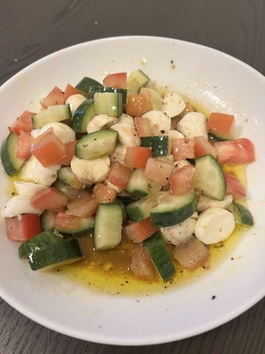 cucumber tomato mozzarella salad