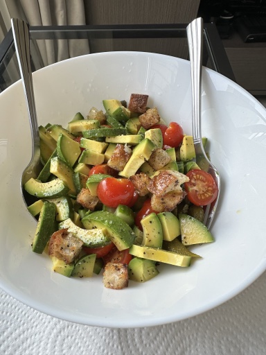 avocado tomato salad