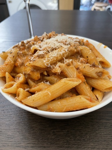 penne bolognese