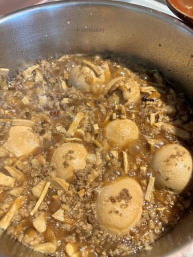 braised pork and eggs