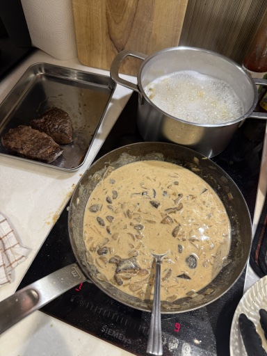 steak and mushroom pasta