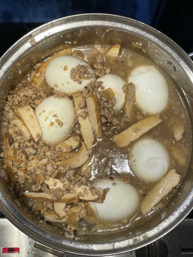 braised pork and eggs