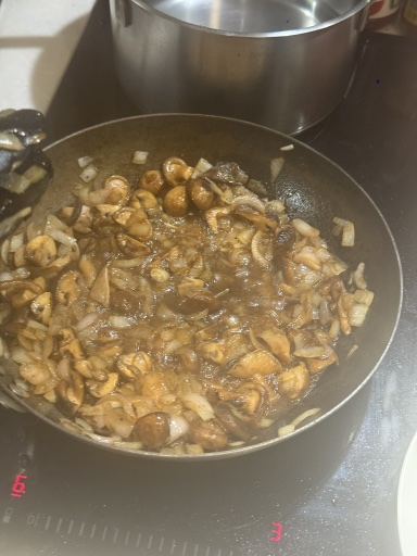 steak and mushroom pasta