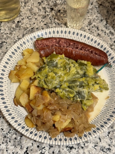 sausage with creamed leeks and potatoes