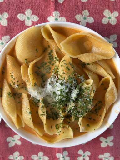 creamy tomato shell pasta