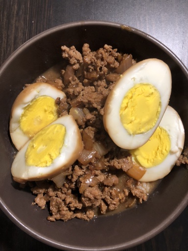 braised minced pork with soy eggs