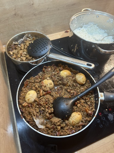 minced meat and egg stew